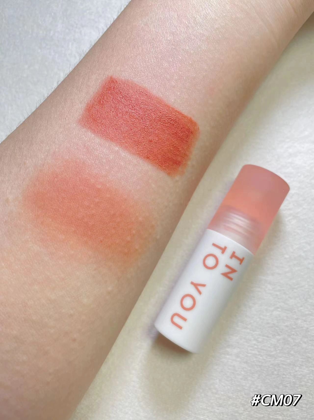 INTO YOU Cloudy Lip Mud - Peachy Glam