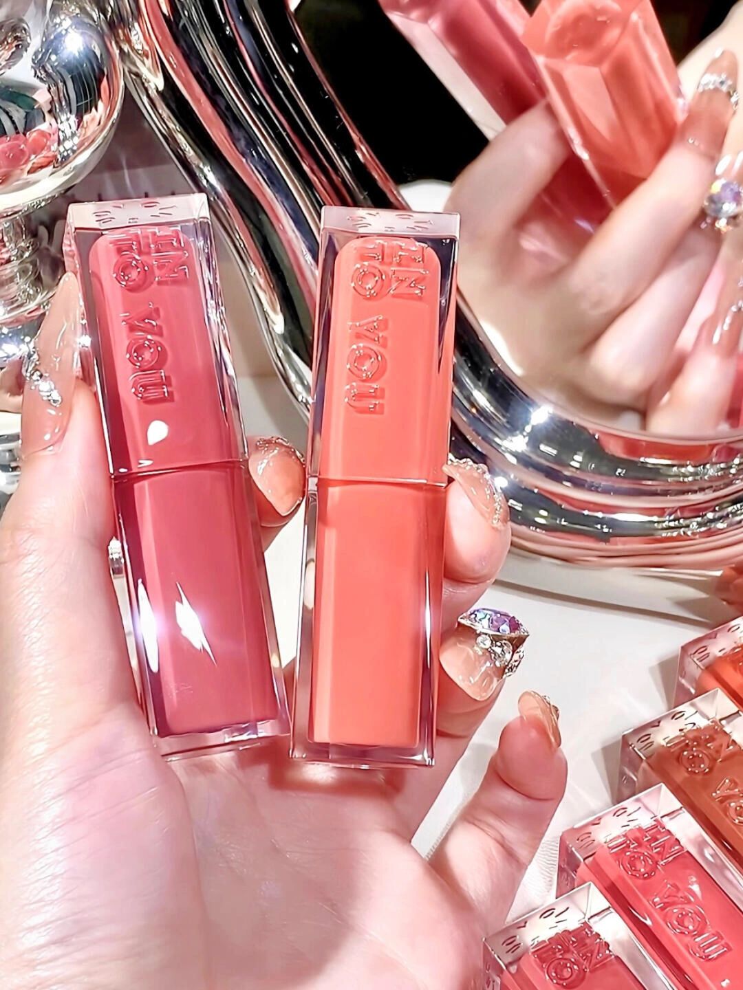 INTO YOU Moisturizing Lipstick Mirror 3g - Peachy Glam