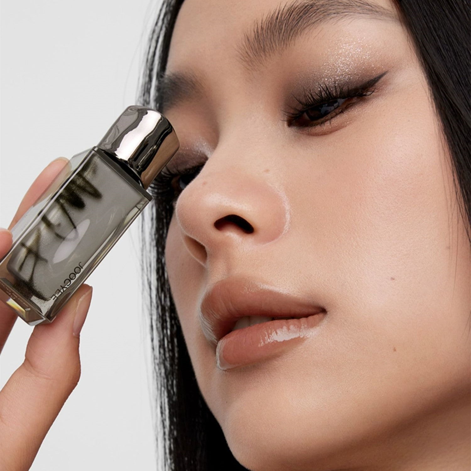 JOOCYEE Smokey Series Mirror Essence Lip Gloss - Peachy Glam