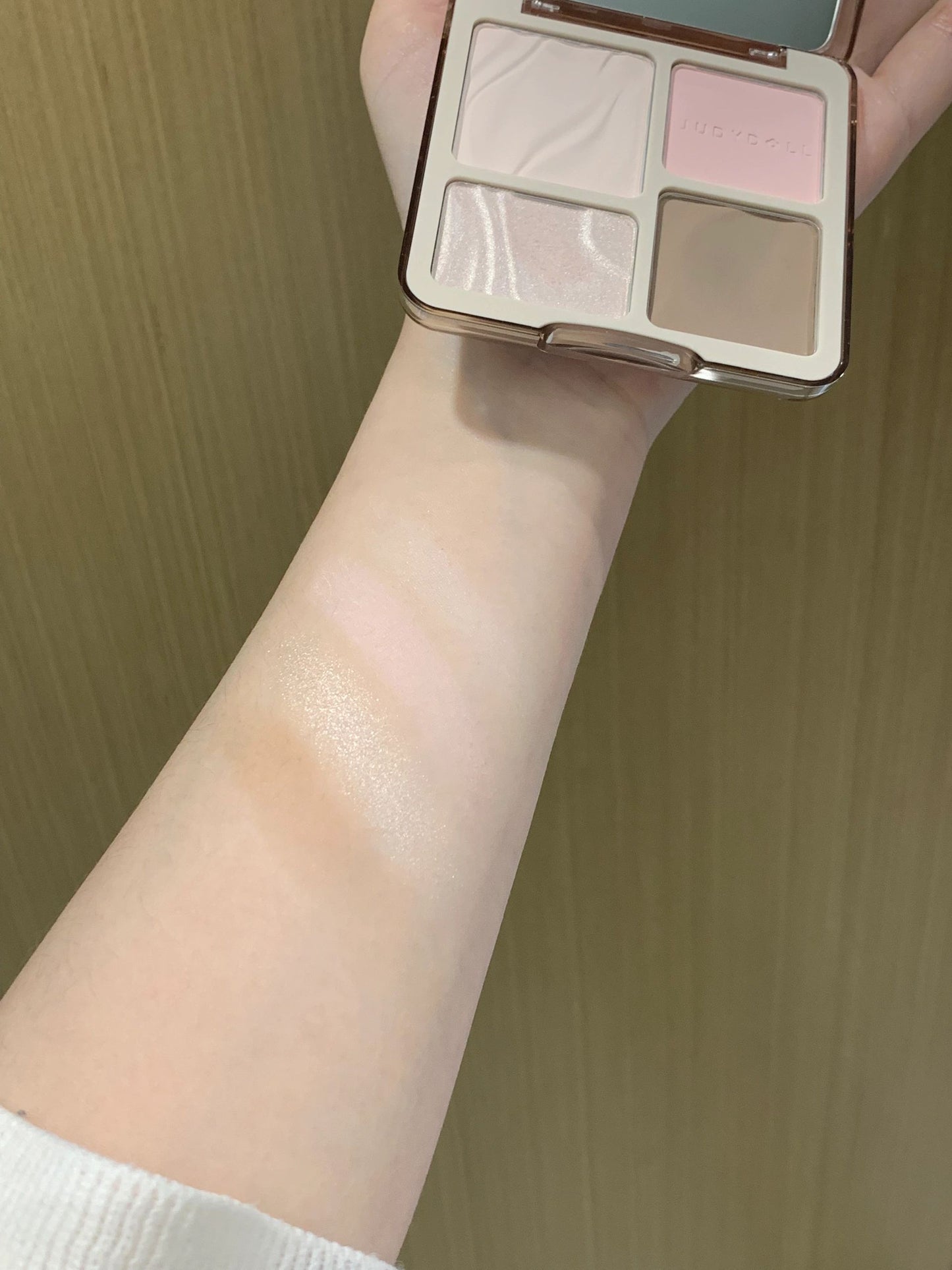 JUDYDOLL 2-IN-1 Highlighter & Contour Palette 9g - Peachy Glam