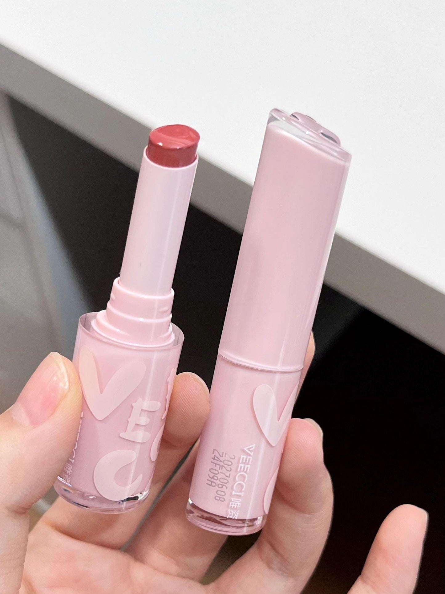 VEECCI Aqua Essence Lipstick Stain 1.6g Moisturizing Nourishing Mirror Hydration Essence Lip Gloss - Peachy Glam